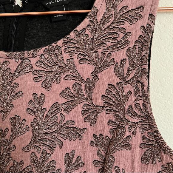 Ann Taylor pink gold metallic floral jacquard sleeveless peplum tank top - Picture 2 of 5